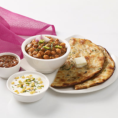 Amritsari Kulcha With Chole