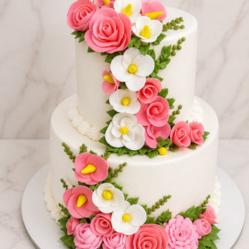 Elegant Floral Wedding Cake